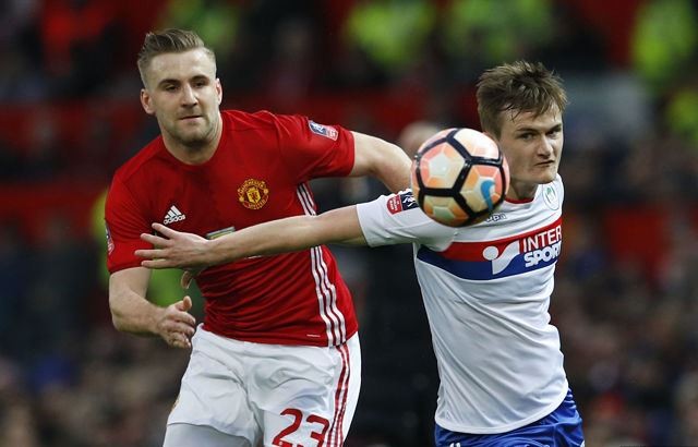 Luke Shaw được hỏi mua với giá 15 triệu bảng - Bóng Đá