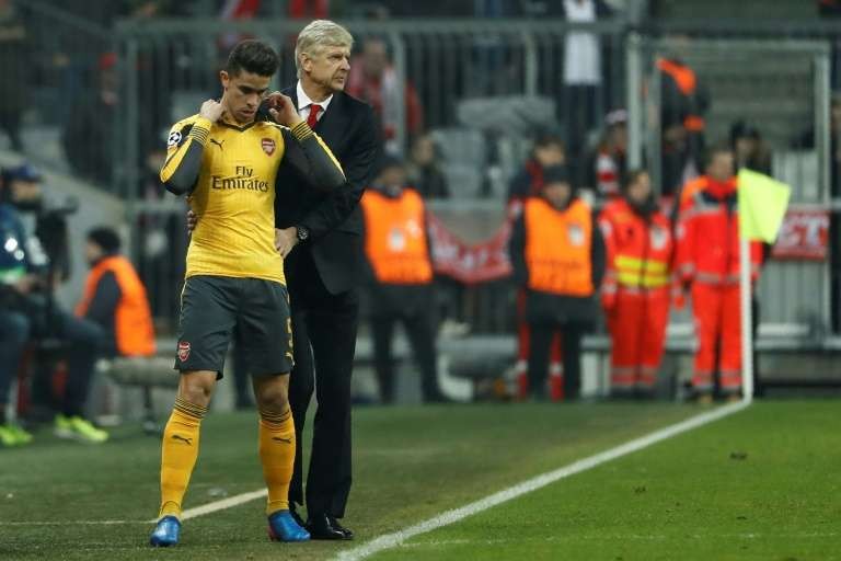 HLV Wenger sẽ bị học trò phản? - Bóng Đá