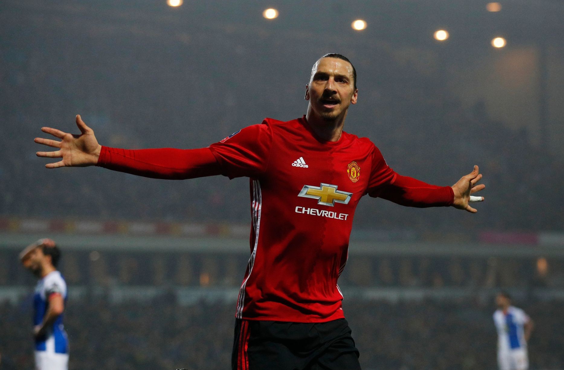 Hậu vệ St.Etienne sợ Ibrahimovic chết khiếp - Bóng Đá