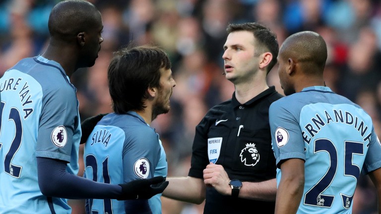 Man City của Pep Guardiola bị phạt nặng - Bóng Đá