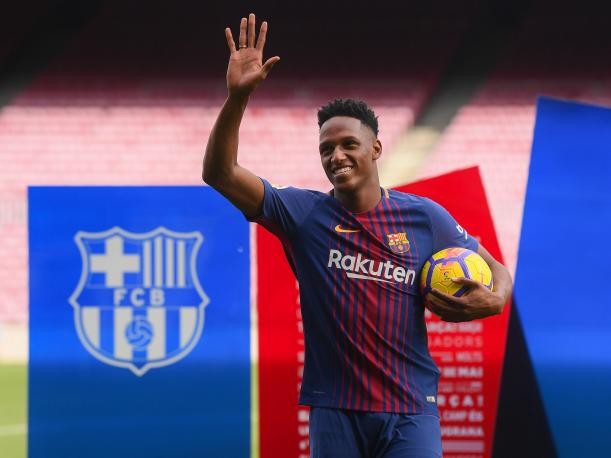 Những lý do Yerry Mina chưa thể ra mắt tại Barcelona - Bóng Đá
