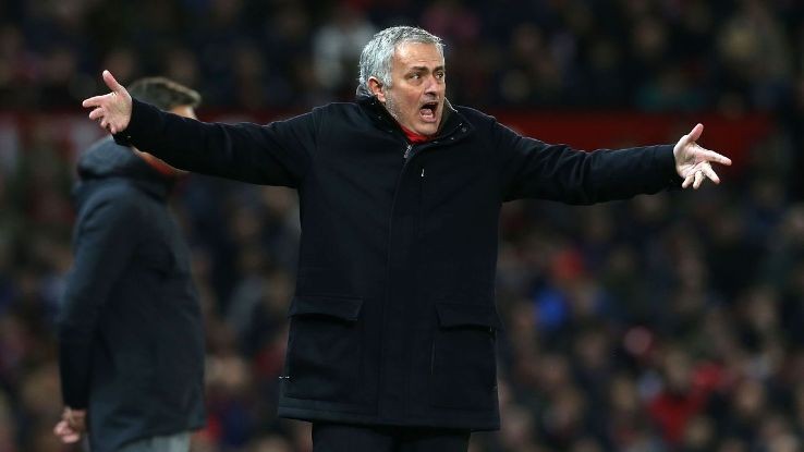 Mourinho ly kỳ đấu trí Conte: 
