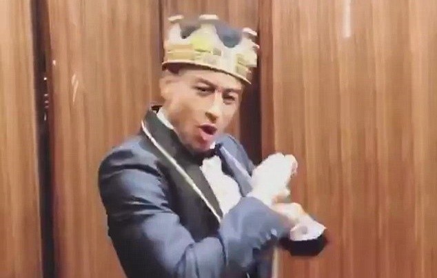 Lingard hóa Jacko gây bão ở Milan - Bóng Đá