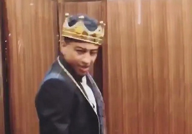 Lingard hóa Jacko gây bão ở Milan - Bóng Đá
