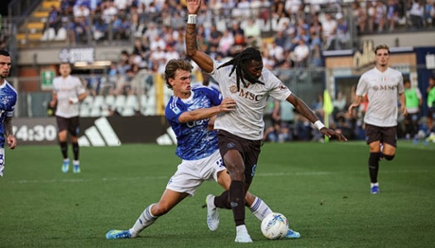 Como buộc Napoli phải chia điểm.