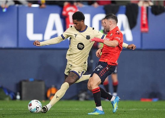 Rashford chính là người dọn cỗ để Lewy ghi bàn.