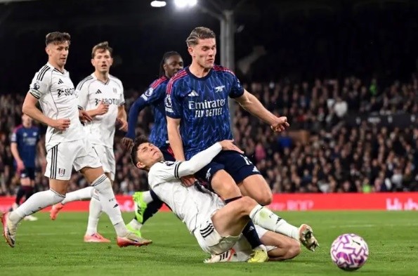 Arsenal chạm trán với hàng loạt đối thủ cùng thành phố trong giai đoạn cuối mùa.