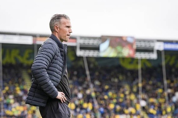 Van Persie cho rằng đội bóng của ông đã may mắn.