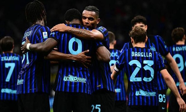 Inter Milan thắng dễ Parma trên sân nhà.
