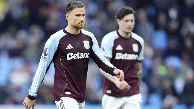 Aston Villa nhận thất bại trên sân nhà.