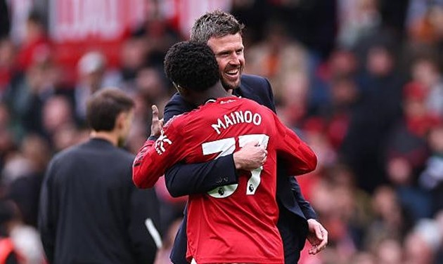 Michael Carrick xứng đáng được Manchester United ký hợp đồng lâu dài.
