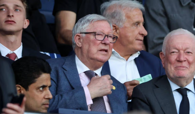 Sir Alex Ferguson nhập viện vì vấn đề sức khỏe.