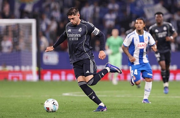 Tiền đạo cánh phải: Federico Valverde – 7.0 điểm 