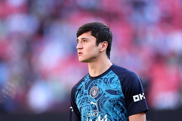 Khusanov lọt vào tầm ngắm của Man City. 