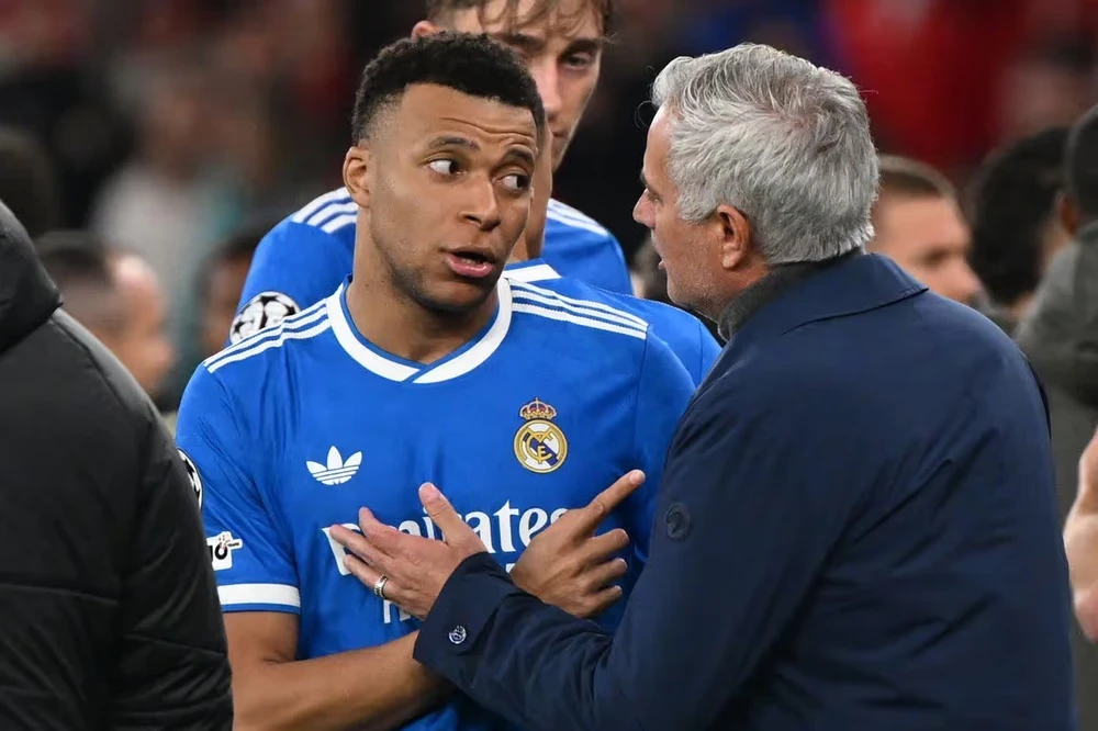 Mbappe sẽ phải phục vụ hệ thống Mourinho.