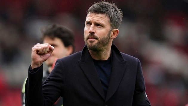 Carrick giúp MU dự Champions League