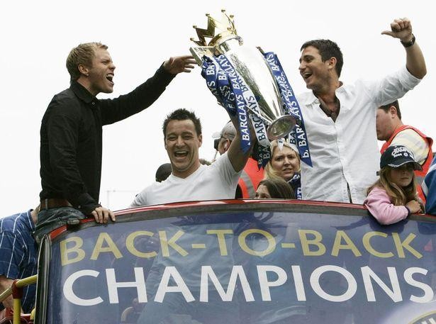 chelsea-tren-duong-tro-th