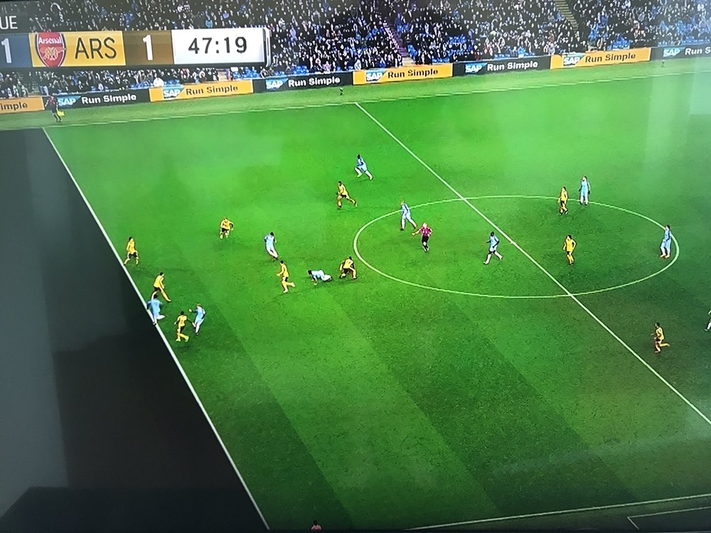 Man-City-2-1-Arsenal-10