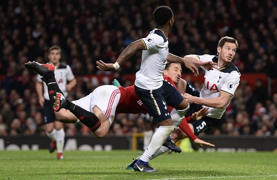 Man-United-1-0-Spurs-11