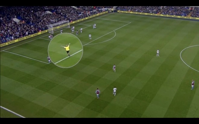 Mike-Dean-Tottenham-6