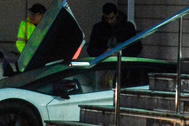 PAY-JOSE-MOURINHO-AND-HENRIKH-MKHITARYAN-LEAVE-THE-LOWRY-HOTEL-AS-THEY-HEAD-TO-TRAINING