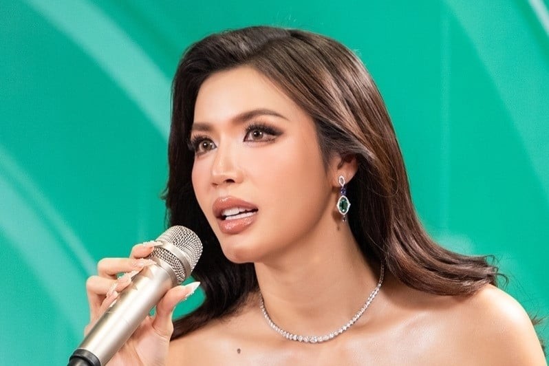 Minh Tú bị tố 'ăn cháo đá bát'