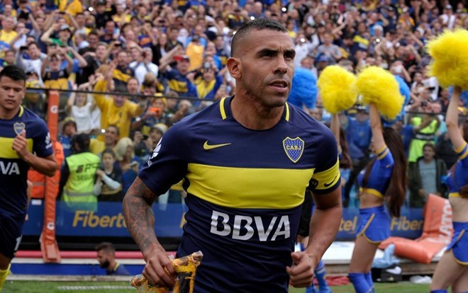Tevez-Trung-Quoc-6