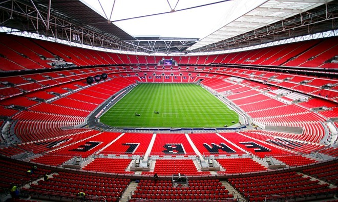 Tottenham-giam-gia-ve-1