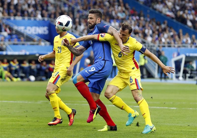Olivier Giroud (5/10) - Dù ghi bàn mở tỷ số khá may mắn nhưng màn trình diễn của Giroud trong trận đấu này cần phải sửa chữa rất nhiều sai sót. Ảnh: Internet.