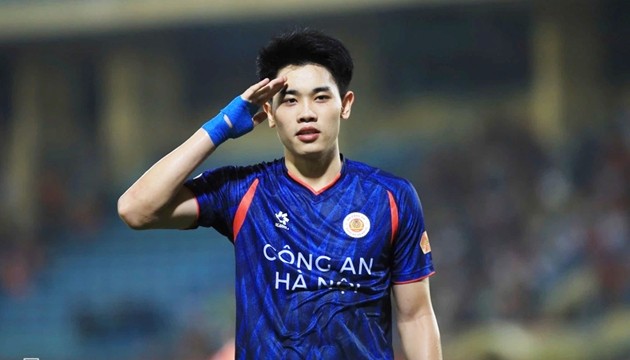 Đình Bắc tiếp tục thể hiện phong độ bùng nổ.