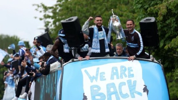 NHM Coventry kêu gọi Lampard ký hợp đồng mới với câu lạc bộ.