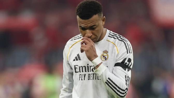 Mbappe bị chính người hâm mộ Real Madrid chỉ trích. 