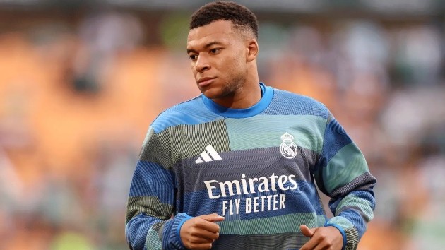Phòng thay đồ Real đang dậy sóng vì Mbappe.
