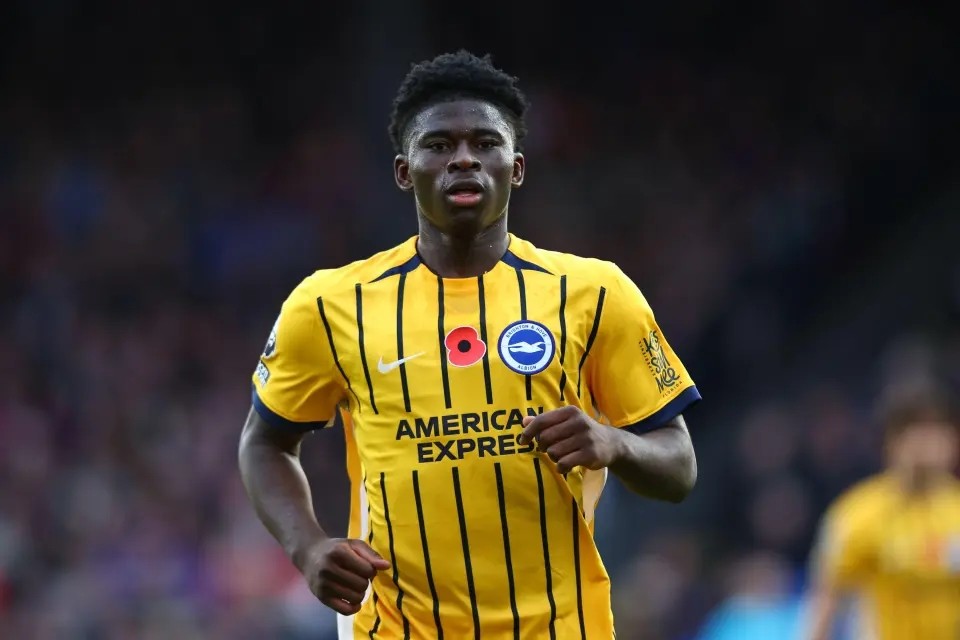 Manchester United được cho là đang dẫn đầu cuộc đua giành chữ ký Carlos Baleba.