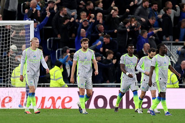 Man City hụt hơi trong cuộc đua vô địch. 