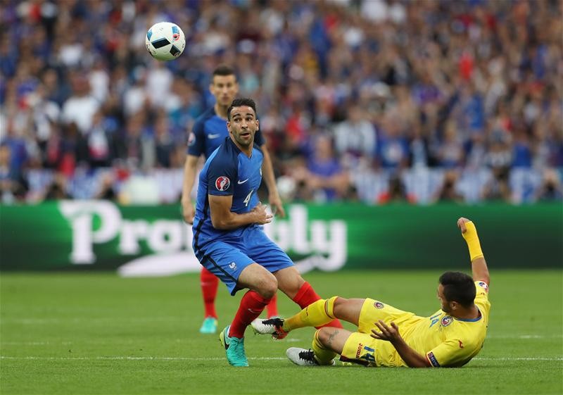 Adil Rami (5/10) - Vẫn cần thời gian để chứng minh sự gắn kết với các đồng đội khác, nhưng tiềm năng này là hoàn toàn có thể. Ảnh: Internet.