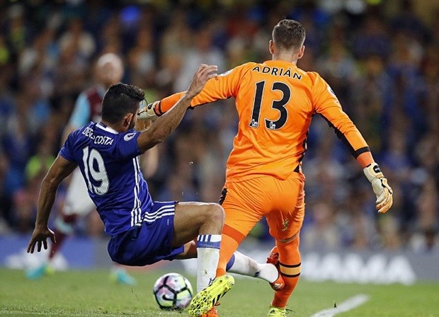 3743F81400000578-0-Costa_was_lucky_to_be_still_on_the_pitch_to_score_the_winner_aft-a-23_1471610344491