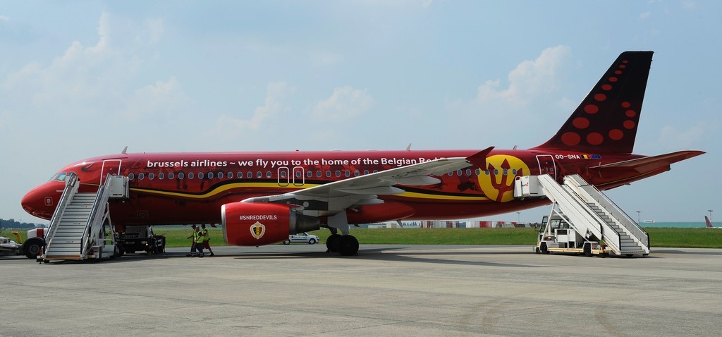 Từ phi trường Zaventem gần Brussels, tuyển Bỉ lên đường sang Bordeaux (Pháp) để chuẩn bị cho hành trình chinh phục EURO. Ảnh: Internet.