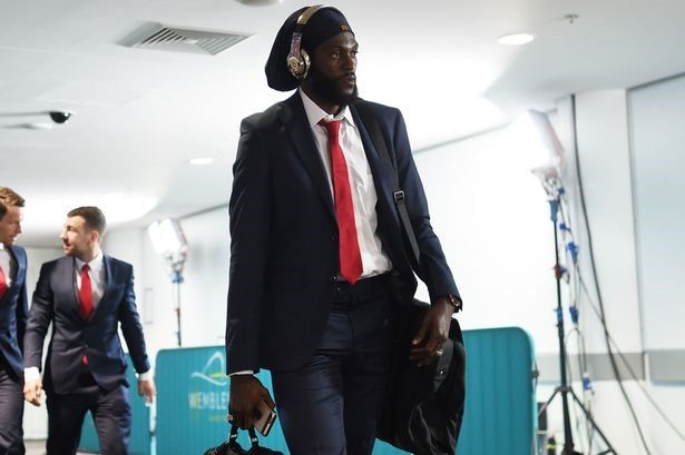 Adebayor-van-dang-that-nghiep