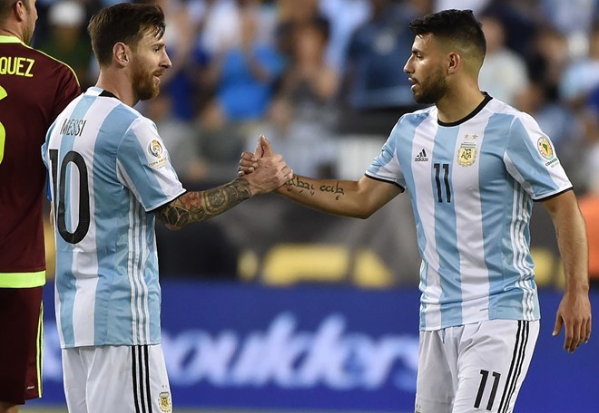 Aguero-len-tuyen-Messi-1