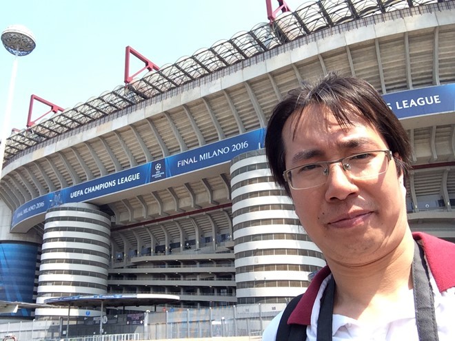 BLV Anh Ngọc có mặt ở sân San Siro, nơi diễn ra trận chung kết Champions League mùa giải 2015/16. Ảnh: Internet.