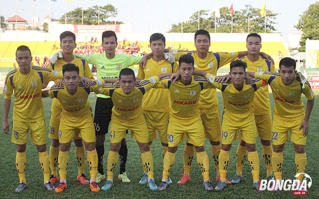 CLB bóng đá Nam Định đang tạo nên bất ngờ lớn ở Cup QG 2016. Ảnh: Đình Viên.