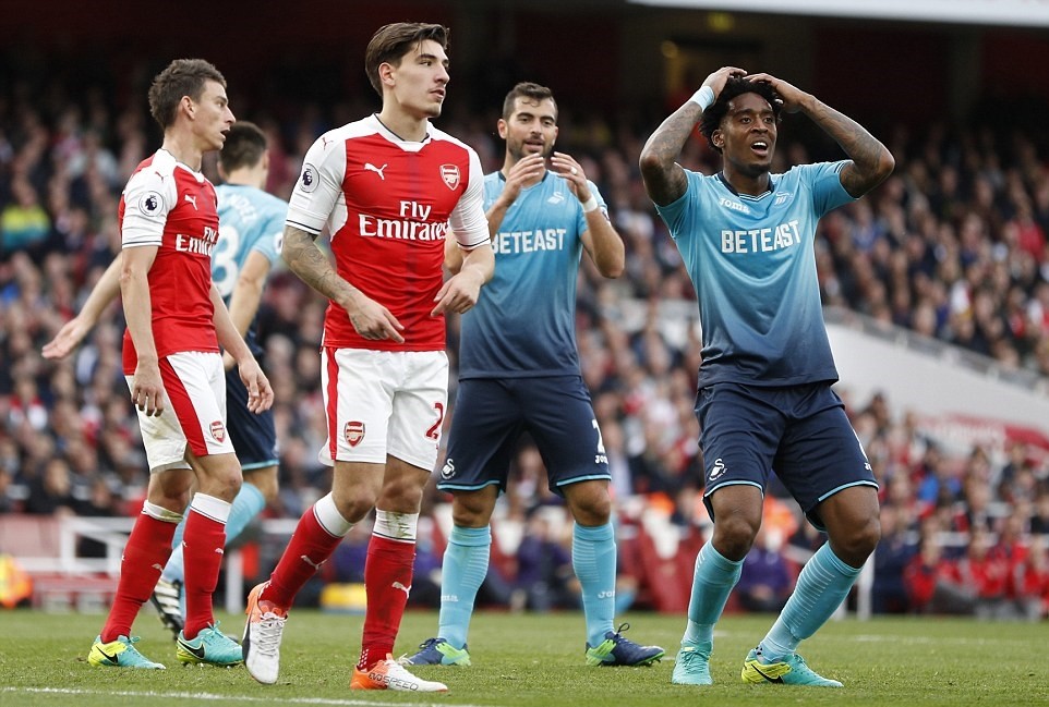 Arsenal-3-2-Swansea-12