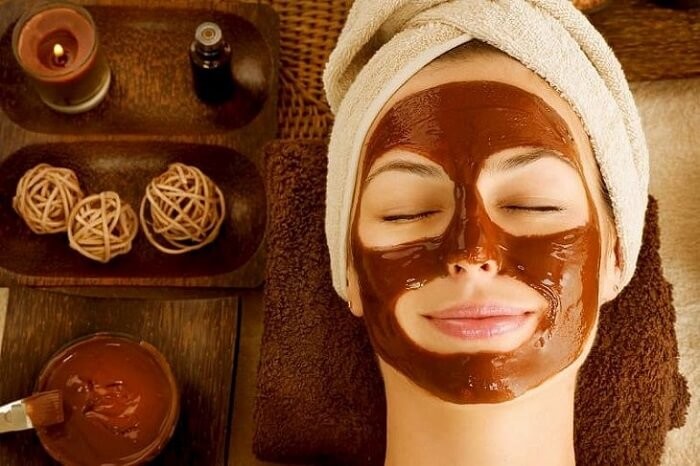 Một trong những lợi ích dễ nhận thấy nhất của cà phê là khả năng tẩy tế bào chết