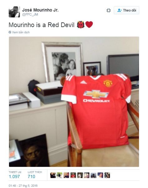 Cậu con trai Jose Mourinho Jr cũng không bỏ lỡ cơ hội này. Ảnh: Internet.