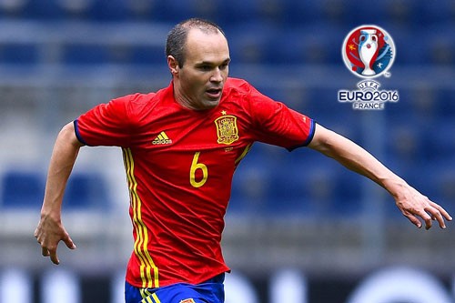 Tiền vệ phải: Andres Iniesta (Tây Ban Nha, 26 triệu lượt thích (like). Ảnh: Internet.