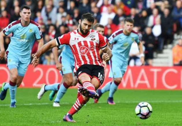 charlie-austin-saints-vs-burnley_17tf13vmxrpo51xpm4xp7bjfxb