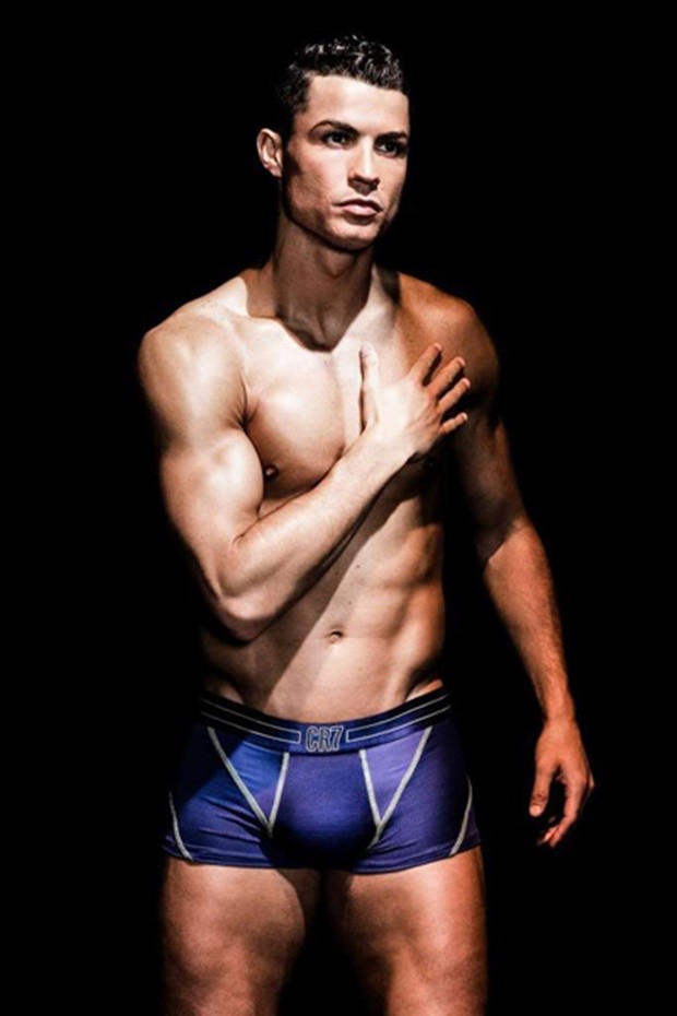cr2