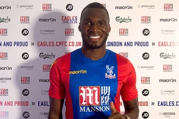 Crystal-Palace-sign-Christian-Benteke