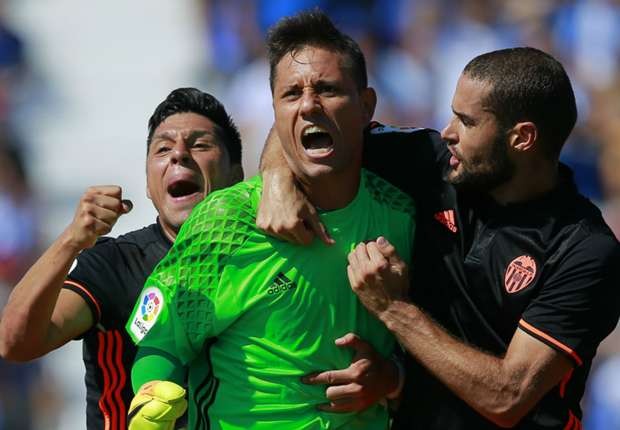 diego-alves-cau-xin-dong-do